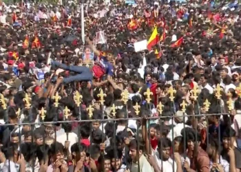 RCB ಸಂಭ್ರಮಾಚರಣೆ: ಚಿನ್ನಸ್ವಾಮಿ ಕ್ರೀಡಾಂಗಣದ ಬಳಿ ಕಾಲ್ತುಳಿತ ಸಂಭವಿಸಿ 6 ಸಾವು..!!