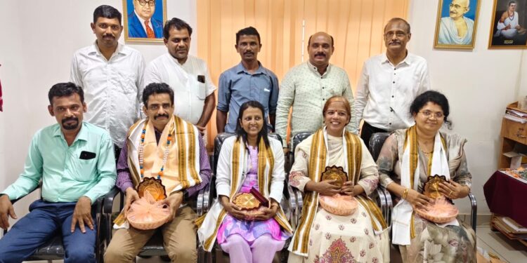 ಸರಕಾರಿ ಆಸ್ಪತ್ರೆಯ ವರ್ಗಾವಣೆಗೊಂಡ ವೈದ್ಯರಿಗೆ ರಕ್ಷಾ ಸಮಿತಿಯಿಂದ ಬೀಳ್ಕೋಡುಗೆ…!!