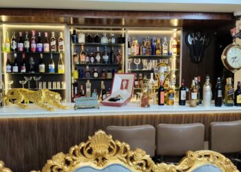 ಮಂಗಳೂರು : ಬೆಡ್ ರೂಮ್​​ ಕಬೋರ್ಡ್ ಒಳಗೆ ಹಿಡನ್ ಡೋರ್ : ಒಳಗೆ ಐಶಾರಾಮಿ ರೂಮ್ : ಕೋಟ್ಯಾಂತರ ರೂ. ವಂಚಿಸಿದ್ದ ಆರೋಪಿ ಅರೆಸ್ಟ್..!!!