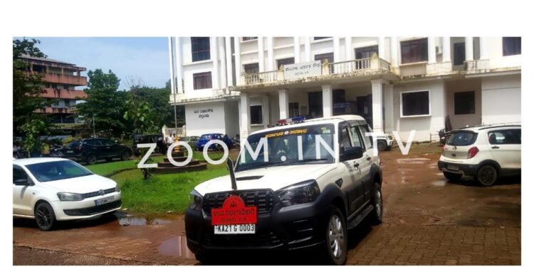 ಧರ್ಮಸ್ಥಳ: ಹೆಣ ಹೂತಿಟ್ಟ ಪ್ರಕರಣ: ತಹಶೀಲ್ದಾ‌ರ್ ಹಾಗೂ ಪುತ್ತೂರು ಎಸಿ., ಎಸ್.ಐ.ಟಿ ಕಚೇರಿಗೆ ಆಗಮನ..!!!