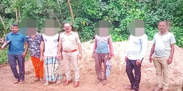 ಅಕ್ರಮ ಮರಳು ಅಡ್ಡೆಗೆ ಧಾಳಿ ನಡೆಸಿದ ವಿಟ್ಲ ಠಾಣಾ ಪೊಲೀಸರು..!!