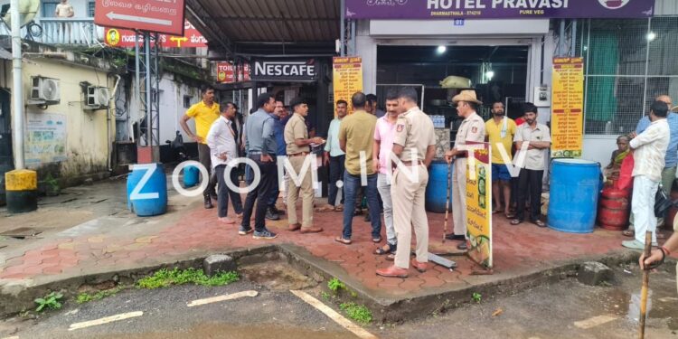 ಬೆಳ್ತಂಗಡಿ : ಹಲವಾರು ಮೃತದೇಹ ಹೂತು ಹಾಕಿದ ಪ್ರಕರಣ : ಧರ್ಮಸ್ಥಳ ಶೌಚಾಲಯದ ಸುತ್ತಮುತ್ತ ಸ್ಥಳ ಮಹಜರು..!!