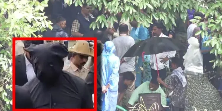 ಧರ್ಮಸ್ಥಳ ಪ್ರಕರಣದ ತನಿಖೆಗೆ ಮೇಜರ್ ಟ್ವಿಸ್ಟ್.. ಪಾಯಿಂಟ್ 1ರಲ್ಲಿ ಸಿಕ್ಕ ಡೆಬಿಟ್ ಕಾರ್ಡ್ ರಹಸ್ಯ ಬಯಲು..!!!