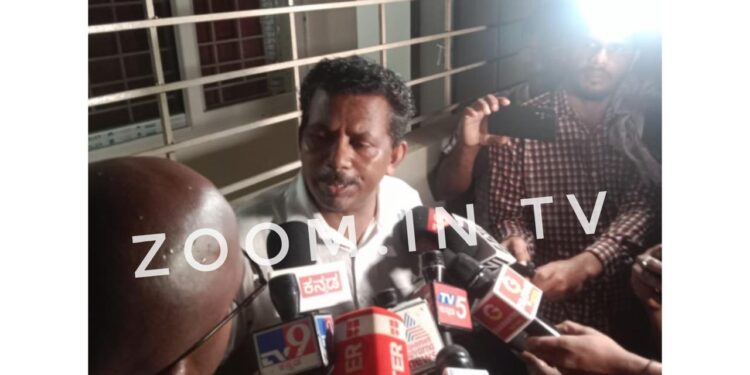 ಧರ್ಮಸ್ಥಳ: ಗ್ರಾಮದಲ್ಲಿ ಮತ್ತೊಂದು ಕೊಲೆಯಾಗಿದೆ ; ಅದಕ್ಕೆ ಸಾಕ್ಷಿ ನನ್ನಲ್ಲಿದೆ ಎಸ್.ಐ. ಟಿ ತಂಡದ ಮೇಲೆ ನಂಬಿಕೆಯಿಟ್ಟು ದೂರು ಕೊಡಲು ಬಂದಿದ್ದೇನೆ- ಜಯಂತ್ ಟಿ. ಹೇಳಿಕೆ.!!