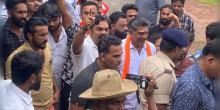 ಮಹೇಶ್ ಶೆಟ್ಟಿ ತಿಮರೋಡಿಗೆ ನ್ಯಾಯಾಂಗ ಬಂಧನ : ಆ.23 ರಂದು ಜಾಮೀನು ಅರ್ಜಿ ವಿಚಾರಣೆ..!!