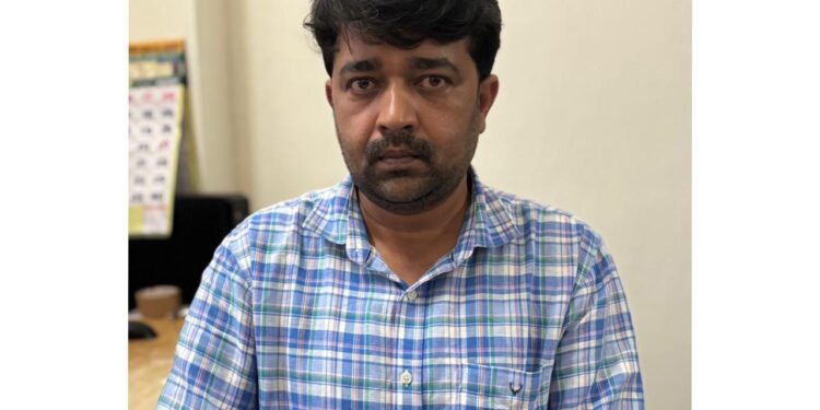 ಪುತ್ತೂರು : ಲಂಚ ಸ್ವೀಕರಿಸುತ್ತಿದ್ದಾಗ ಲೋಕಾ ಬಲೆಗೆ ಬಿದ್ದ ಪುತ್ತೂರು ಎಫ್.ಡಿ.ಎ : ಮತ್ತೊಬ್ಬ ಆರೋಪಿ ಪುತ್ತೂರು ತಹಶೀಲ್ದಾರ್ ಪರಾರಿ..!!