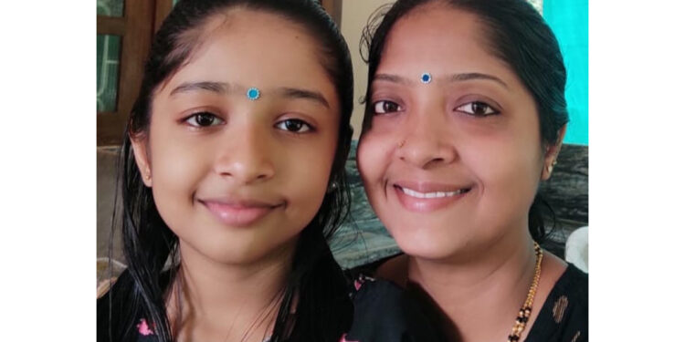 ವಿಟ್ಲ ಶಾಸ್ತ್ರೀಯ ಸಂಗೀತ ಜೂನಿಯರ್ ಪರೀಕ್ಷೆ: ತಾಯಿ–ಮಗಳು ಡಿಸ್ಟಿಂಕ್ಷನ್ನಲ್ಲಿ ಉತ್ತೀರ್ಣ..!!