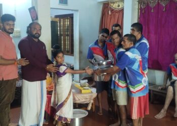 ಉದಯ್ ಪೂಜಾರಿ ಸಾರಥ್ಯದ ಜಿಲ್ಲಾ ರಾಜ್ಯೋತ್ಸವ ಪ್ರಶಸ್ತಿ ಪುರಸ್ಕೃತ ಫ್ರೆಂಡ್ಸ್ ಬಲಾಲ್ಲಭಾಗ್ ಬಿರುವೆರ್ ಕುಡ್ಲ ರಿ. ಪುತ್ತೂರು ಘಟಕ ದ ವತಿಯಿಂದ ಬ್ರಹ್ಮಶ್ರೀ ನಾರಾಯಣ ಗುರುಗಳ 171ನೇ ಜನ್ಮ ದಿನಾಚರಣೆ ಕಾರ್ಯಕ್ರಮ..!!