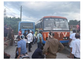 ಕಲ್ಲಡ್ಕ: ಕಿರಿದಾದ ರಸ್ತೆ ಬಸ್ ಗಳ ನಡುವೆ ಡಿಕ್ಕಿ ..!!
