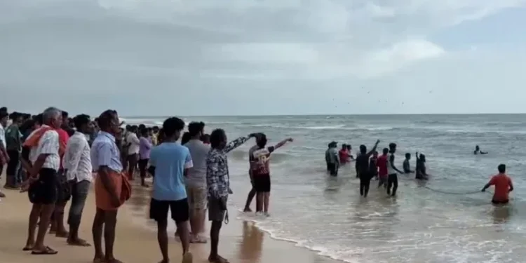 ಕುಂದಾಪುರ | ಪ್ರವಾಸಕ್ಕೆ ಬಂದಿದ್ದ ಬೆಂಗ್ಳೂರಿನ ಮೂವರು ಯುವಕರು ಸಮುದ್ರ ಪಾಲು..!!