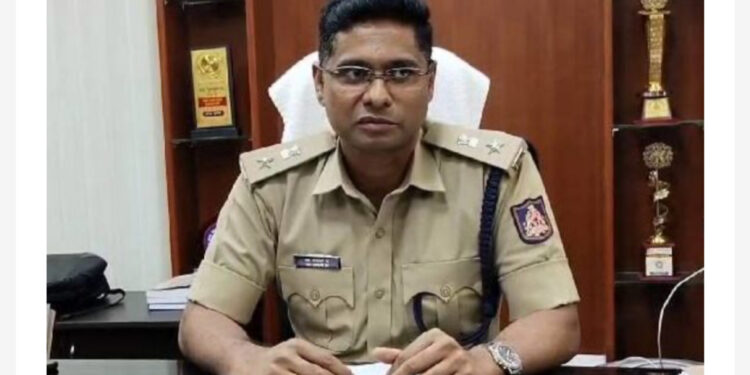 ಅಕ್ರಮ ಜಾನುವಾರು ಸಾಗಾಟ ಪ್ರಕರಣ: ಸತ್ಯವನ್ನು ತಿರುಚಿ ಪ್ರಚಾರ ಪಡಿಸಿದರೆ ಕಾನೂನು ಕ್ರಮ – ಎಸ್ಪಿ..!! ಅಪರಾಧ ಸ್ಥಳವನ್ನು ರಾಜಕೀಯ ವೇದಿಕೆಯಾಗಿ ತಿರುಚುವ ಅವಕಾಶವಿರುವ ತಪ್ಪು ನಿರ್ಣಯ – ಇನ್ಸ್ಪೆಕ್ಟರ್ಗೆ ಚಾರ್ಜ್ ಮೆಮೋ…!!