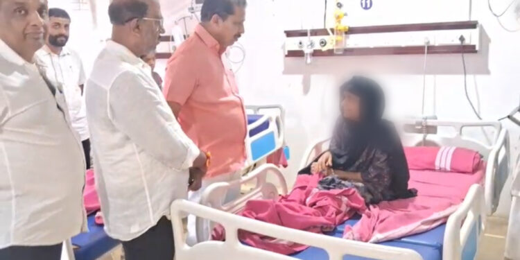 ಅಶೋಕ ಜನಮನ ಕಾರ್ಯಕ್ರಮದಲ್ಲಿ ಜನಸಂದಣಿಯಿಂದ ಅಸ್ವಸ್ಥ : ಆಸ್ಪತ್ರೆಗೆ ಭೇಟಿ ಮಾಜಿ ಶಾಸಕ ಸಂಜೀವ ಮಠoದೂರು..!!