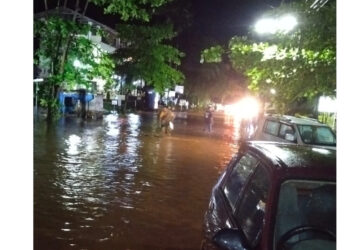 ಪುತ್ತೂರು : ಧಾರಾಕಾರ ಸುರಿದ ಮಳೆಗೆ ಎಪಿಎಂಸಿ ರಸ್ತೆ ಜಲಾವೃತ….!!