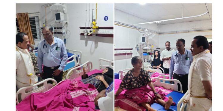 ಅಶೋಕ ಜನಮನ ಕಾರ್ಯಕ್ರಮದಲ್ಲಿ ಜನಸಂದಣಿಯಿಂದ ಅಸ್ವಸ್ಥ :ಆಸ್ಪತ್ರೆಗೆ ಭೇಟಿ ನೀಡಿದ ಶಾಸಕ ಅಶೋಕ್ ರೈ..!!