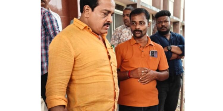 ಸಾಮಾಜಿಕ ಜಾಲತಾಣದಲ್ಲಿ ಶಾಸಕ ಅಶೋಕ್ ರೈ ಬಗ್ಗೆ ಅಸಭ್ಯ ಸಂದೇಶ :ಕ್ಷಮೆ ಕೇಳಿದ ತಾಲೂಕು ಕಚೇರಿ ಸಿಬ್ಬಂದಿ..!