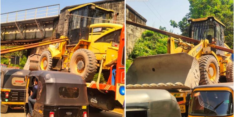 ಮಿತ್ತೂರು: ರೈಲ್ವೇ ಫ್ಲೈ ಓವರ್ ನ ಸೇಫ್ ಗಾರ್ಡ್ ಗೆ ಜೆಸಿಬಿ ಕೊಂಡೊಯ್ಯುತ್ತಿದ್ದ ಲಾರಿ ಡಿಕ್ಕಿ: ಟ್ರಾಫಿಕ್ ಜಾಮ್…!!