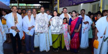 ಕುಕ್ಕೆ ಸುಬ್ರಮಣ್ಯದ ಬ್ರಹ್ಮರಥದಲ್ಲಿರುವ ಸುಬ್ರಹ್ಮಣ್ಯ ಮತ್ತು ಗಣಪತಿ ವಿಗ್ರಹಕ್ಕೆ 7.5 ಕೆ ಜಿ ಬೆಳ್ಳಿಯ ಕವಚ ಸಮರ್ಪಿಸಿದ ಅಜಿತ್ ಶೆಟ್ಟಿ ಕಡಬ…!!!