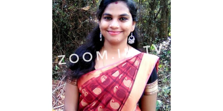 ಪುತ್ತೂರು : ನೇಣು ಬಿಗಿದು ಯುವತಿ ಆತ್ಮಹತ್ಯೆ..!!