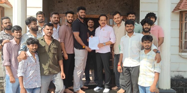 ಉಪ್ಪಿನಂಗಡಿ: ಉದ್ಬವ ಲಿಂಗಕ್ಕೆ ಪೂಜೆ ಸಲ್ಲಿಸಲು ಅವಕಾಶ ಕಲ್ಪಿಸಿಶಾಸಕ ಅಶೋಕ್ ರೈ ಗೆ ಮನವಿ..!!