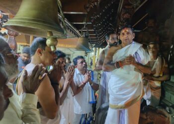 ಮಹಾಲಿಂಗೇಶ್ವರ ದೇವಸ್ಥಾನದಲ್ಲಿ ಅಷ್ಟಮಂಗಲ ಪ್ರಶ್ನಾಚಿಂತನೆಯಲ್ಲಿ ಕಂಡುಬಂದಂತೆ ಸಭಾಭವನ, ಅಯ್ಯಪ್ಪ, ನಾಗ, ನವಗ್ರಹ ಗುಡಿಗಳ ತೆರವಿಗೆ ಸಂಬಂಧಿಸಿ ಸಾಮೂಹಿಕ ಪ್ರಾರ್ಥನೆ…!!