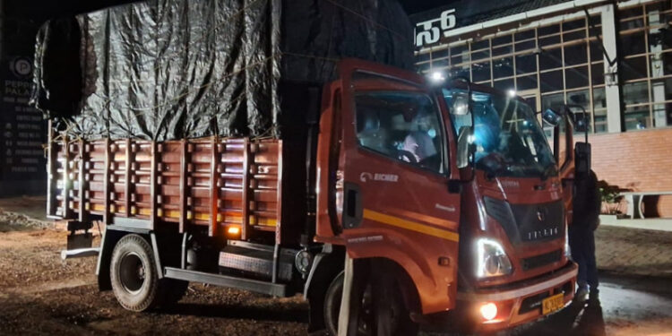 ಅಕ್ರಮವಾಗಿ ಕೇರಳಕ್ಕೆ ಜಾನುವಾರು ಸಾಗಾಟ – ಇಬ್ಬರು ಅರೆಸ್ಟ್..!!