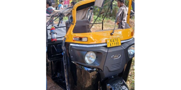 ವಿಟ್ಲ: ಚಾಲಕನ ನಿಯಂತ್ರಣ ತಪ್ಪಿ ರಿಕ್ಷಾ ಪಲ್ಟಿ..!!