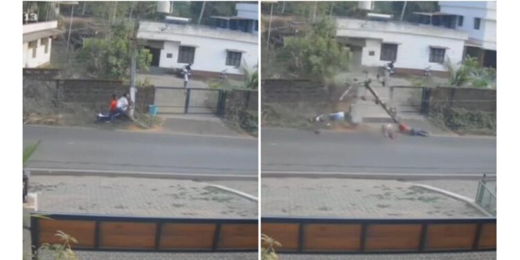 ವಿದ್ಯುತ್ ಕಂಬಕ್ಕೆ ಸ್ಕೂಟರ್ ಡಿಕ್ಕಿ: ಇಬ್ಬರು ವಿದ್ಯಾರ್ಥಿಗಳಿಗೆ ಗಾಯ..!!