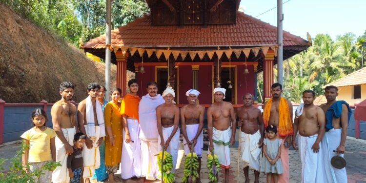 (ಫೆ.7, 8 ): ಕಾನಾವು ಅರುವತೋಕ್ಲು ಬೊಣ್ಯಕುಕ್ಕು ತರವಾಡು ಕುಟುಂಬದ ಧರ್ಮದೈವ ನೇಮದ ಪ್ರಯುಕ್ತ ಗೊನೆ ಮುಹೂರ್ತ