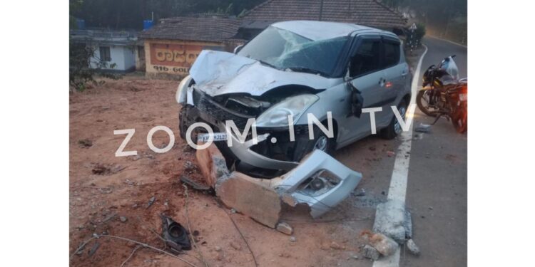 ವಿಟ್ಲ: ವಿದ್ಯುತ್ ಕಂಬಕ್ಕೆ ಕಾರು ಡಿಕ್ಕಿ..!!