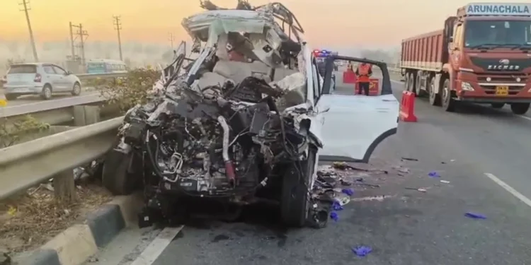 ಬೆಳ್ಳಂಬೆಳಗ್ಗೆ ಭೀಕರ ಸರಣಿ ಅಪಘಾತ : 7 ಜನ ಸ್ಥಳದಲ್ಲೇ ದುರ್ಮರಣ..!!