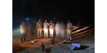 ಉಪ್ಪಿನಂಗಡಿ: ಆಕ್ರಮ ಕೋಳಿ ಅಂಕದ ಮೇಲೆ ದಾಳಿ – ಮೂವರು ವಶಕ್ಕೆ..!!