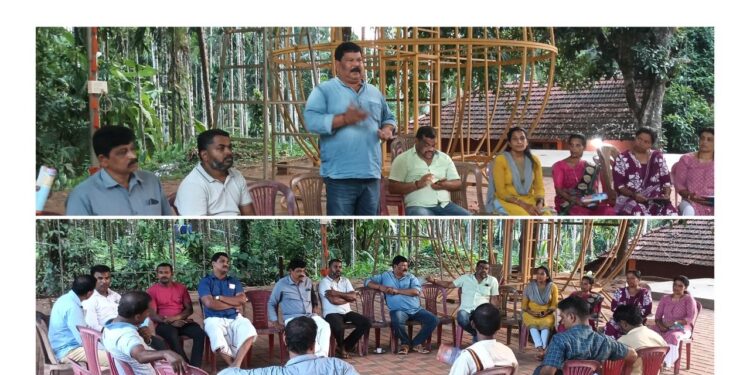 ಪೆರುವಾಜೆ ಶ್ರೀ ಜಲದುರ್ಗಾದೇವಿ ದೇವಾಲಯದಲ್ಲಿ ಭಕ್ತಾಧಿಗಳ ಸಭೆ..!!