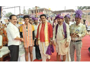 ಉಪ್ಪಿನಂಗಡಿ ಕಂಬಳ: ನದಿಯಲ್ಲಿ ಮುಳುಗುತ್ತಿದ್ದ ಬಾಲಕನ ರಕ್ಷಣೆ: ರಕ್ಷಿತ್ ಸಾಹಸಕ್ಕೆ ಶಾಸಕ ರಿಂದ ಸನ್ಮಾನ..!!