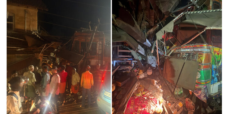 ಚಾಲಕನ ನಿಯಂತ್ರಣ ತಪ್ಪಿ ಅಂಗಡಿಗೆ ನುಗ್ಗಿದ ಲಾರಿ..!!