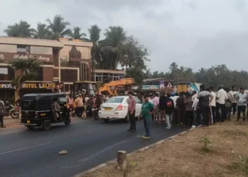 ಕ್ರೇನ್ ಢಿಕ್ಕಿ: ರಸ್ತೆ ದಾಟುತ್ತಿದ್ದ ಮಹಿಳೆ ದುರ್ಮರಣ..!!