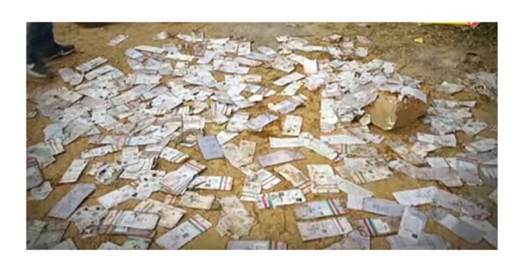 ಬಂಟ್ವಾಳ: ನೇತ್ರಾವತಿ ನದಿತೀರದಲ್ಲಿ ಆಧಾರ್ ಕಾರ್ಡ್‌ಗಳ ರಾಶಿ ಪತ್ತೆ..!