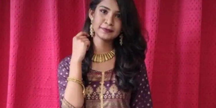 ಬೆಕ್ಕು ಸಾಕ್ಬೇಡ ಎಂದಿದ್ದಕ್ಕೆ ನೇಣಿಗೆ ಶರಣಾದ ವೈದ್ಯೆ..!!