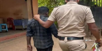 ಉಪ್ಪಿನಂಗಡಿ : ನೀರು ಕೇಳುವ ನೆಪದಲ್ಲಿ ಮನೆಗೆ ನುಗ್ಗಿದ ವ್ಯಕ್ತಿ : ಪೊಲೀಸರಿಗೆ ಒಪ್ಪಿಸಿದ ಸ್ಥಳೀಯರು..!