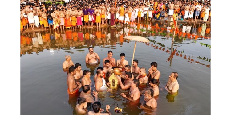 ವೀರಮಂಗಲದಲ್ಲಿ ಹತ್ತೂರ ಒಡೆಯನ ಅವಭೃತ ಸ್ನಾನ..!!