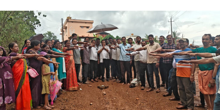 ಪುತ್ತೂರು: ನಮ್ಮ ವೋಟು ಅಶೋಕ್ ರೈ ಗೆ ಪ್ರತಿಜ್ಞೆ ಮಾಡಿದ ಲೇಔಟ್ ನಿವಾಸಿಗಳು..!!