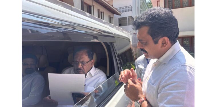ಸಾರ್ವಜನಿಕ ಸ್ಥಳಗಳಲ್ಲಿ ಕಸ ಎಸೆಯುವವರ ವಿರುದ್ಧ ಕಠಿಣ ಕ್ರಮಕ್ಕೆ ಮನವಿ: ಗೃಹ ಸಚಿವರಿಗೆ ಶಾಸಕ ಕಿಶೋರ್ ಕುಮಾರ್ ಪುತ್ತೂರು ಮನವಿ