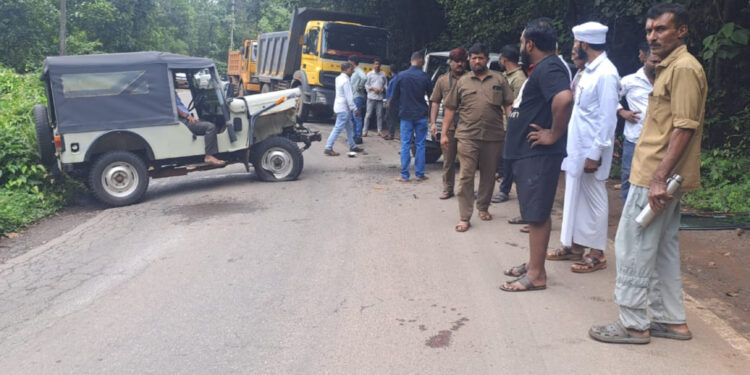 ವಿಟ್ಲ: ಮಹಿಂದ್ರಾ ಜೀಪ್–ಓಮಿನಿ ಕಾರು ಮುಖಾಮುಖಿ ಡಿಕ್ಕಿ: ಮೂವರಿಗೆ ಗಾಯ..!!