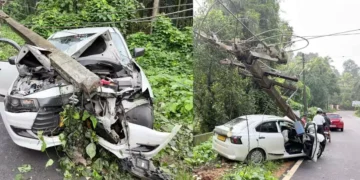 ಭೀಕರ ರಸ್ತೆ ಅಪಘಾತ: ವಿದ್ಯುತ್ ಕಂಬಕ್ಕೆ ಡಿಕ್ಕಿ ಹೊಡೆದ ಕಾರು..!!