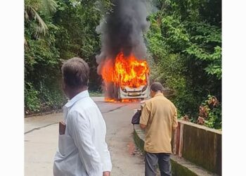 ಕುಂದಾಪುರ: ಹೊತ್ತಿ ಉರಿದ ಖಾಸಗಿ ಬಸ್; ಪ್ರಯಾಣಿಕರು ಪಾರು..!!