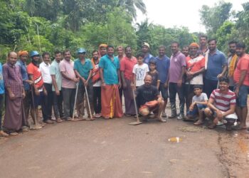 ಗೋಳಿತ್ತಡಿ–ಏಣಿತ್ತಡ್ಕ–ಕುದುಲೂರು ರಸ್ತೆ ಹೊಂಡಮುಕ್ತಗೊಳಿಸಲು ಸ್ಥಳೀಯರಿಂದ ಶ್ರಮದಾನ