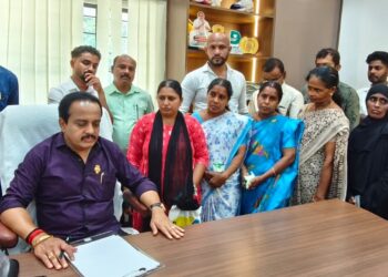 ಹಕ್ಕುಪತ್ರ ವಿಚಾರದಲ್ಲಿ ಬಿಜೆಪಿ ನಮ್ಮನ್ನು ಬಳಸಿಕೊಂಡಿದೆ; ನಾವು ಕರೆಯಲೇ ಇಲ್ಲ: ಫಲಾನುಭವಿಗಳ ಆರೋಪ..!!
