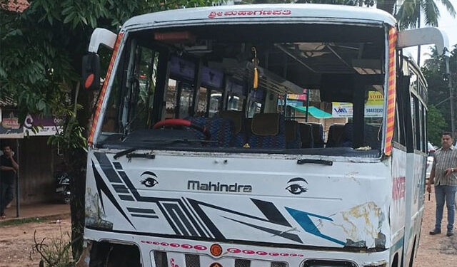 ಬಂಟ್ವಾಳ: ಸೀಮಂತ ಕಾರ್ಯಕ್ರಮ ಮುಗಿಸಿ ವಾಪಸ್ಸಾಗುತ್ತಿದ್ದಾಗ ಮಿನಿ ಬಸ್ ಪಲ್ಟಿ – ಓರ್ವ ಸಾವು..!!