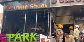 ಮಂಗಳೂರು : ಹಂಪನಕಟ್ಟೆಯ ಶೂ ಅಂಗಡಿಯಲ್ಲಿ ಬೆಂಕಿ ಅವಘಡ – ಅಪಾರ ನಷ್ಟ..!!