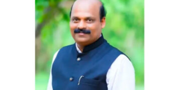 ಮಂತ್ರಾಯಲ ಸಮೀಪ ಡಿವೈಡರ್ ಗೆ ಗುದ್ದಿದ ಕಾರು: ಯಕ್ಷ ಧ್ರುವ ಫೌಂಡೇಶನ್ ನ ಕಾರ್ಯದರ್ಶಿ ರವಿ ಶೆಟ್ಟಿ ಮೃತ್ಯು : ಹಲವರಿಗೆ ಗಾಯ..!!
