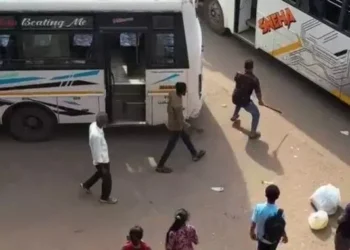 ಉಪ್ಪಿನಂಗಡಿ: ಬಸ್ ನಿರ್ವಾಹಕರ ಜಗಳ ಪೊಲೀಸರಿಂದ ಸುಮೋಟೋ ಕೇಸ್..!!